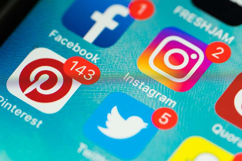 В социальных сетях. Twitter – 140 символов самовыражения